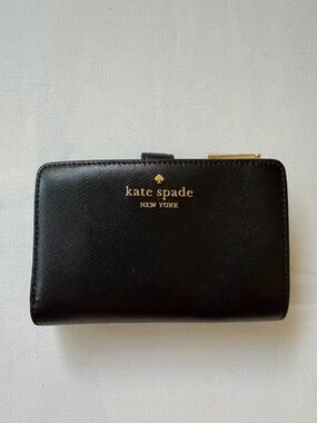 Madison medium compact bifold wallet